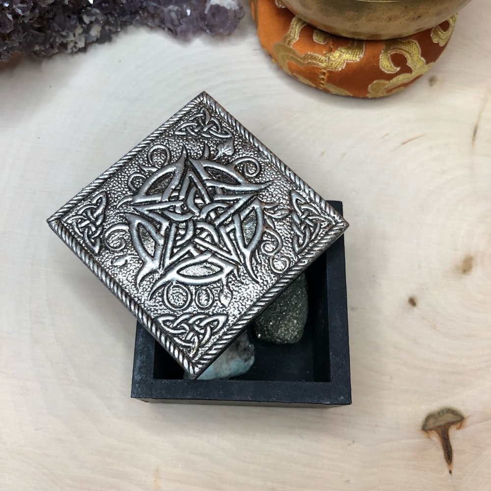 Wicca Alter/ Offering Box & Crystal Set - Picture 2 of 3